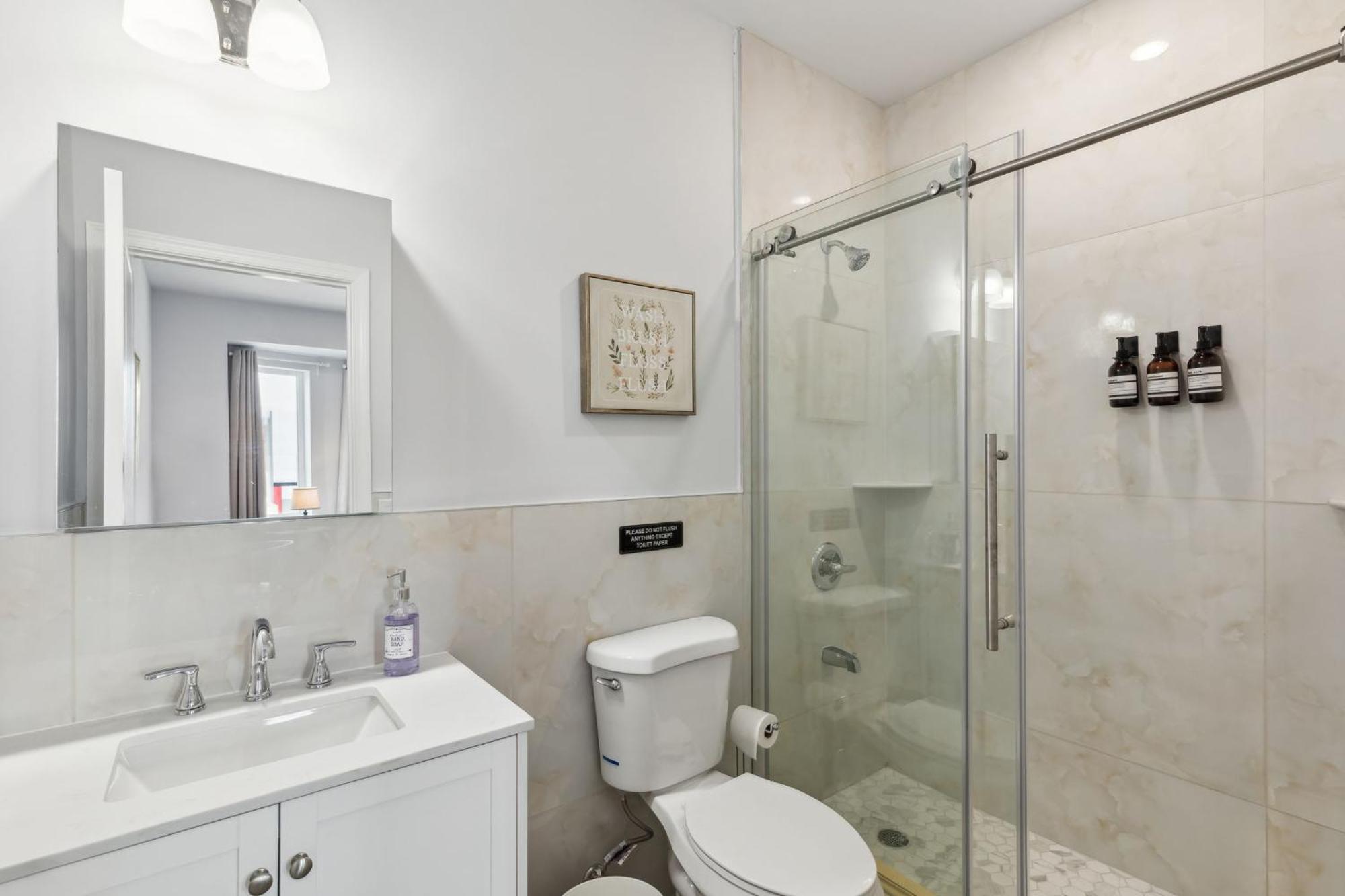 Stay At Luna At Convention Center Филаделфия Екстериор снимка