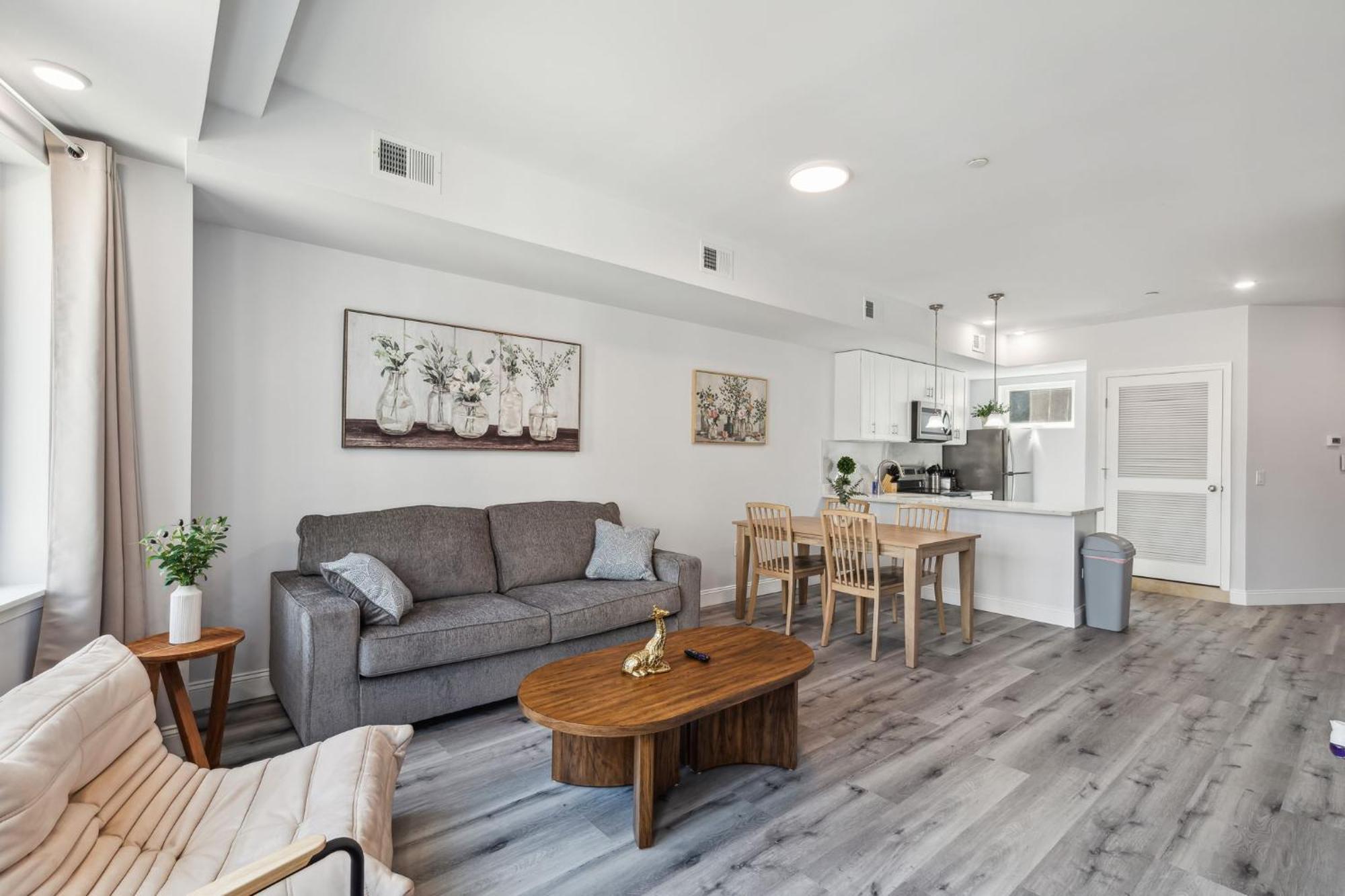 Stay At Luna At Convention Center Филаделфия Екстериор снимка