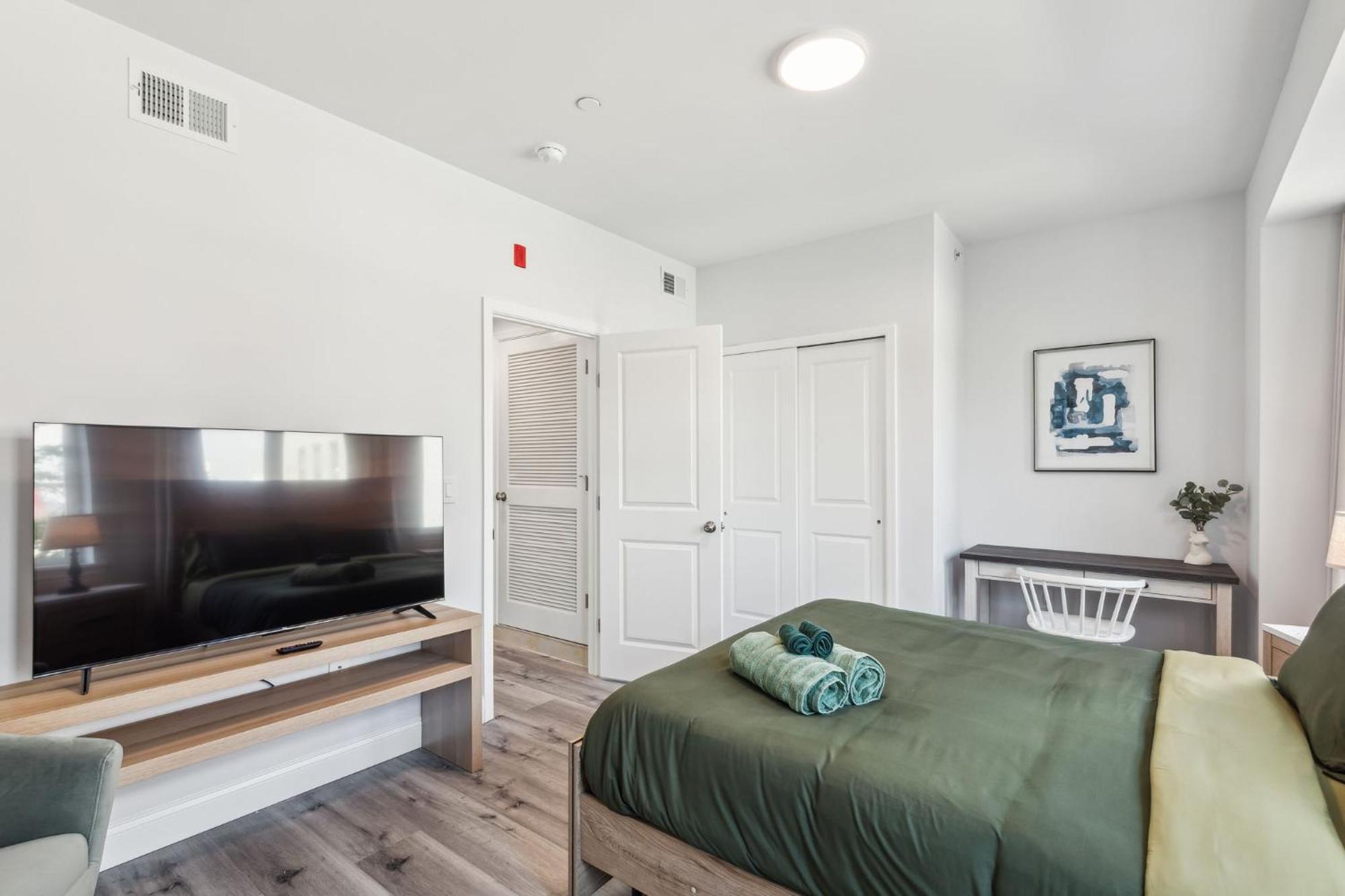 Stay At Luna At Convention Center Филаделфия Екстериор снимка
